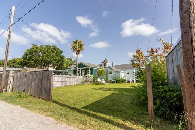 1415 Avenue K, Galveston, TX 77550