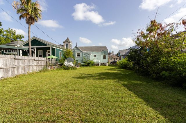 1415 Avenue K, Galveston, TX 77550
