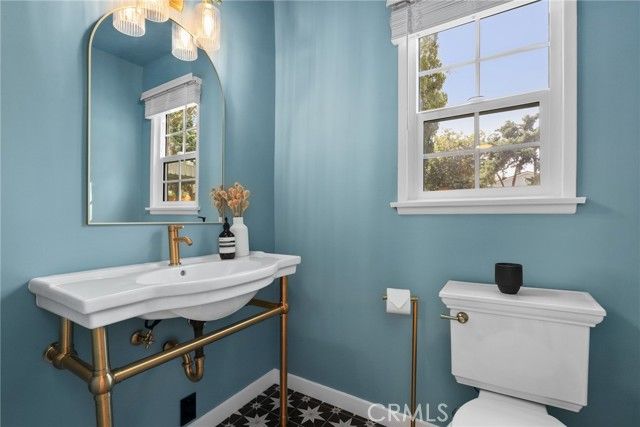 23546 Community, West Hills (los Angeles), CA 91304