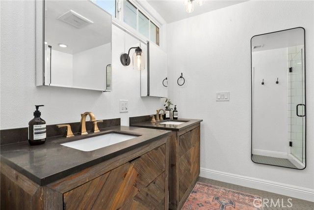 23546 Community, West Hills (los Angeles), CA 91304