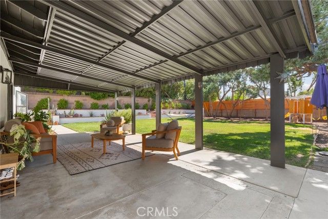 23546 Community, West Hills (los Angeles), CA 91304