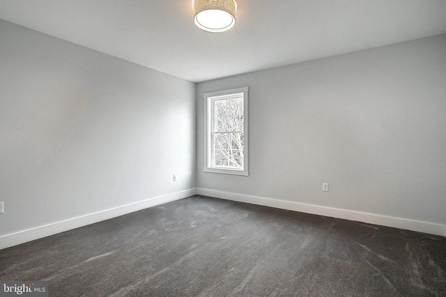 1983 HIGH ST, York, PA 17408