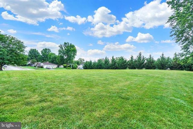 1983 HIGH ST, York, PA 17408