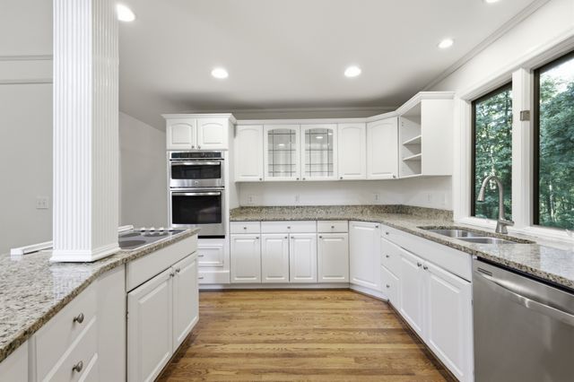 7030 Willowick Dr, Brentwood, TN 37027