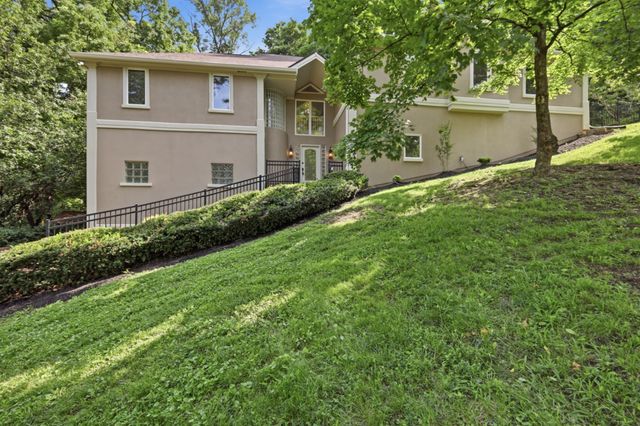 7030 Willowick Dr, Brentwood, TN 37027