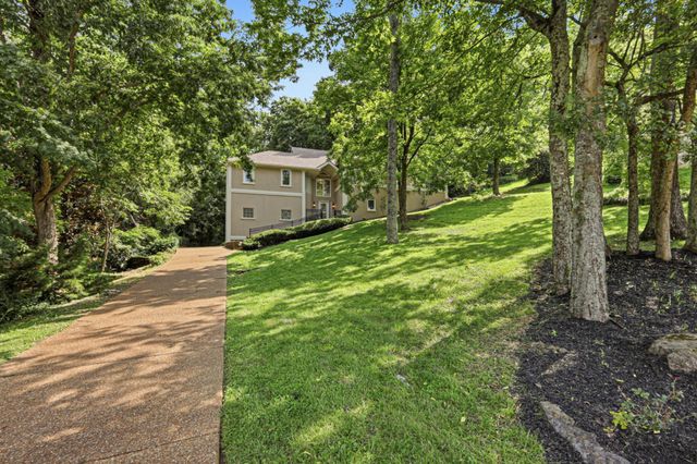 7030 Willowick Dr, Brentwood, TN 37027