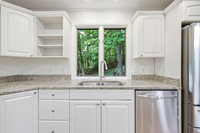 7030 Willowick Dr, Brentwood, TN 37027