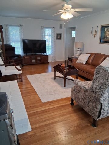 7450 Lake Terrell Dr, Hanover, VA 23111