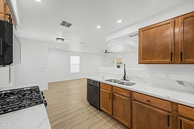 6399 S Sunrise Valley Drive, Tucson, AZ 85706