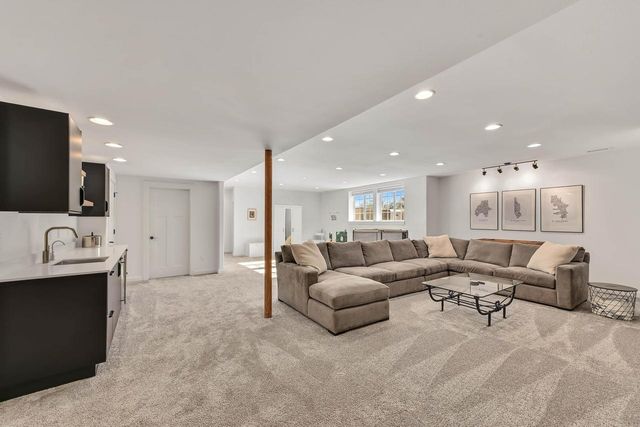 1535 Coventry COURT, Hubertus, WI 53033