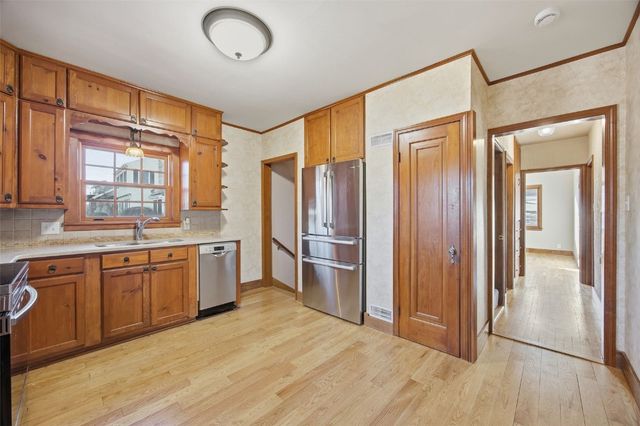 329 Sinclair Avenue SE, Cedar Rapids, IA 52403