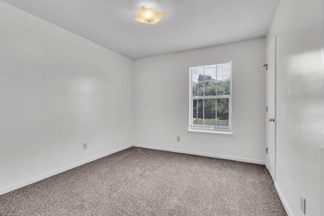293 Stateline Rd, Oak Grove, KY 42262