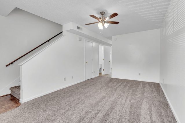 293 Stateline Rd, Oak Grove, KY 42262