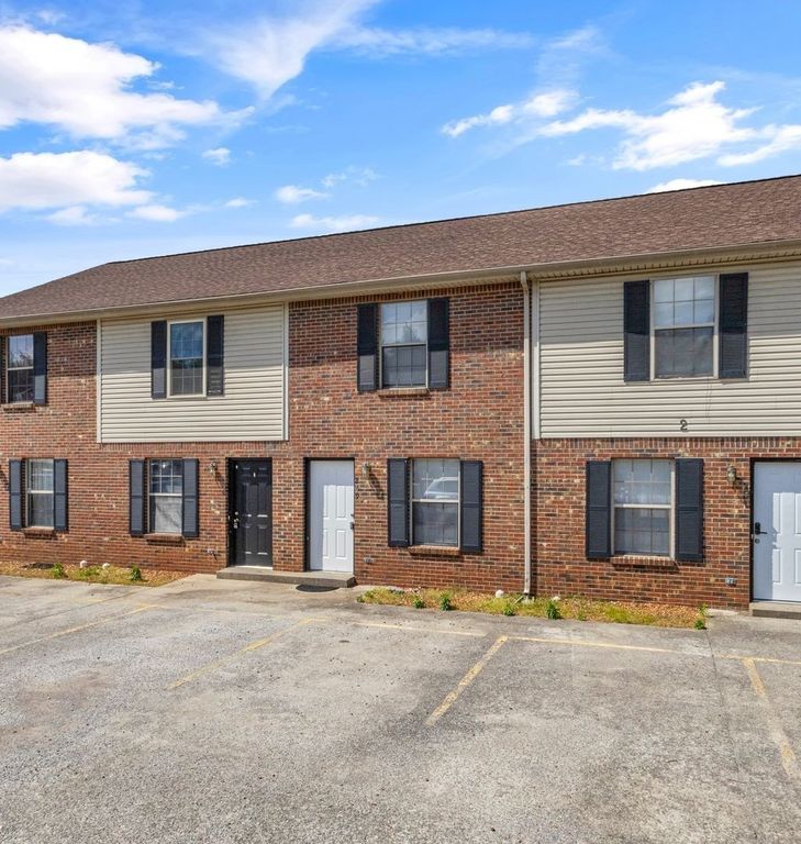 293 Stateline Rd, Oak Grove, KY 42262