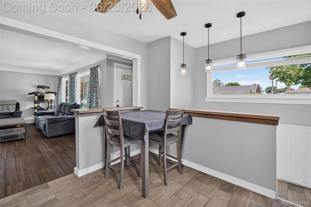 7660 Louise Court, Westland, MI 48185