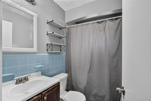 7660 Louise Court, Westland, MI 48185
