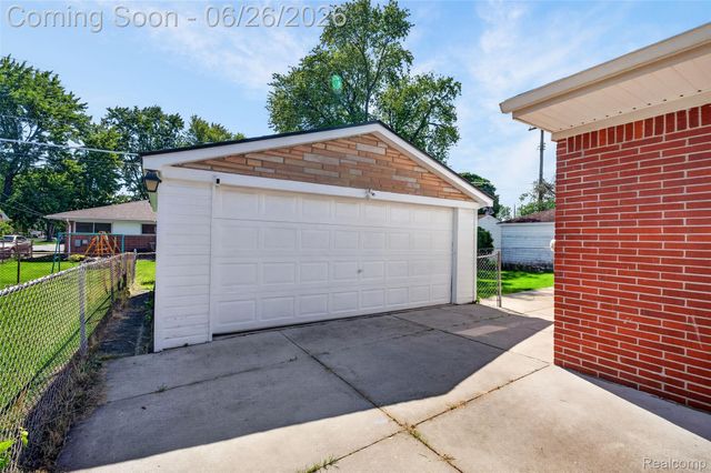 7660 Louise Court, Westland, MI 48185
