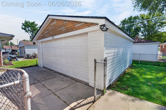 7660 Louise Court, Westland, MI 48185