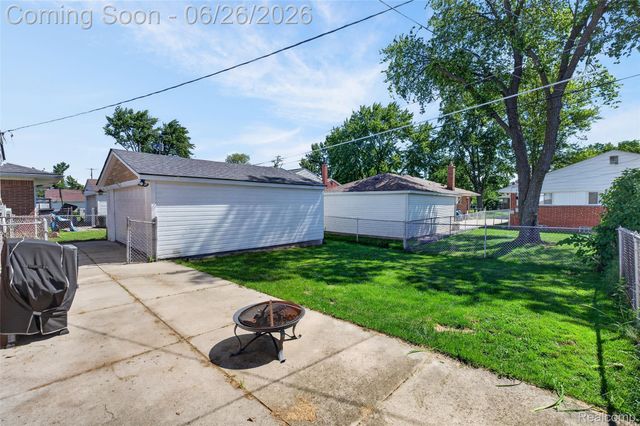 7660 Louise Court, Westland, MI 48185