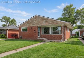 7660 Louise Court, Westland, MI 48185