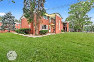 10 Arrowhead Drive 5, Algonquin, IL 60102