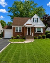 13 Hedman Pl, Fair Lawn Boro, NJ 07410