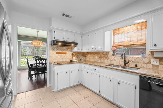 5614 Spanish Oak Drive, Houston, TX 77066