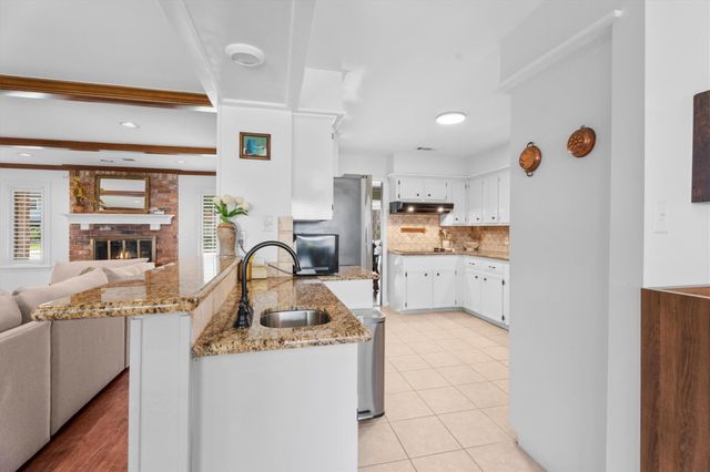 5614 Spanish Oak Drive, Houston, TX 77066