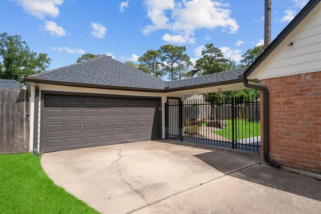 5614 Spanish Oak Drive, Houston, TX 77066