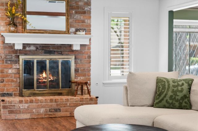 5614 Spanish Oak Drive, Houston, TX 77066