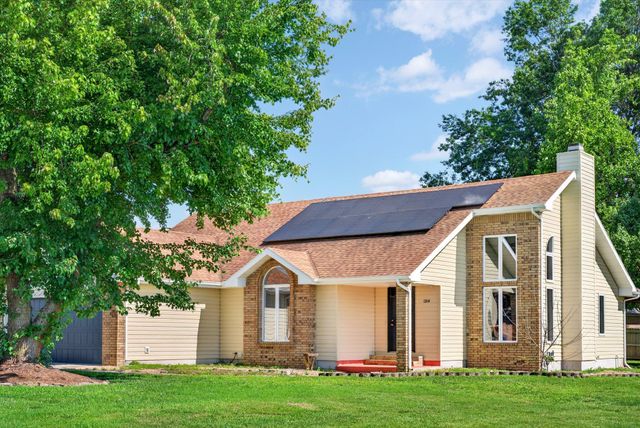 1214 W Verna Lane, Nixa, MO 65714