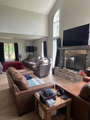 1214 W Verna Lane, Nixa, MO 65714