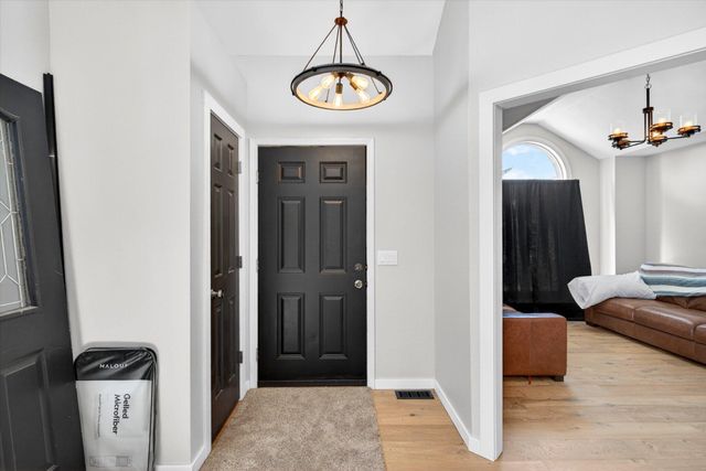 1214 W Verna Lane, Nixa, MO 65714