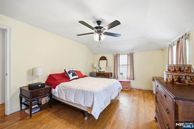 32 Lerome Place, Teaneck, NJ 07666