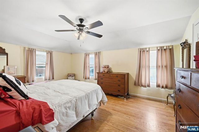 32 Lerome Place, Teaneck, NJ 07666