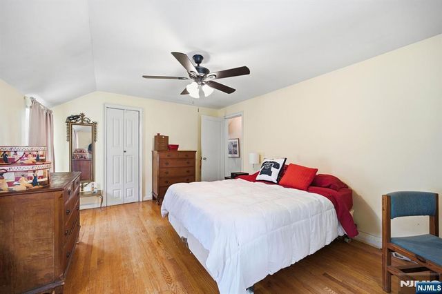 32 Lerome Place, Teaneck, NJ 07666