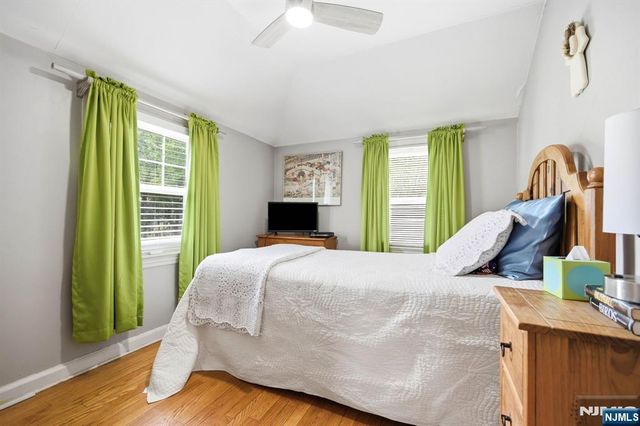 32 Lerome Place, Teaneck, NJ 07666