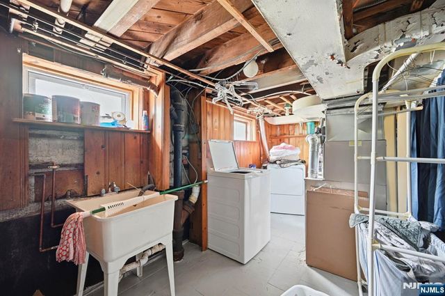 32 Lerome Place, Teaneck, NJ 07666