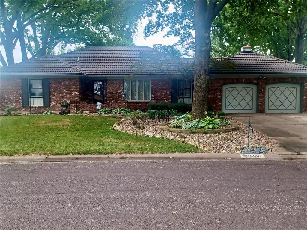 9937 Floyd Street, Overland Park, KS 66212
