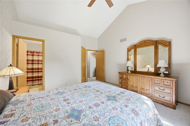 4476 87th Street, Urbandale, IA 50322