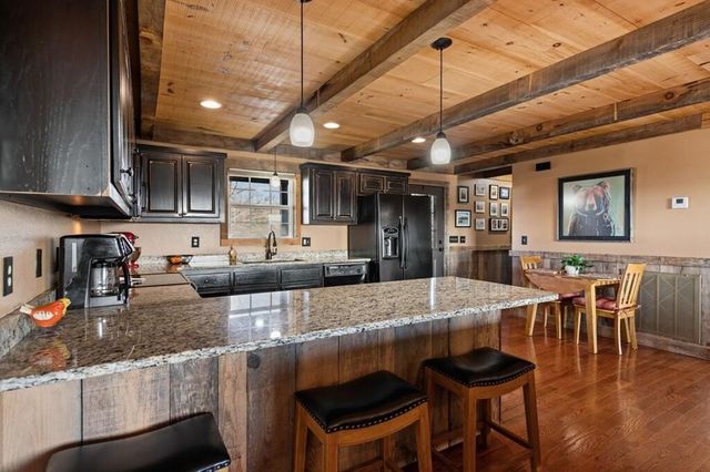 196 S Williamstown Ridge, Mineral Bluff, GA 30559
