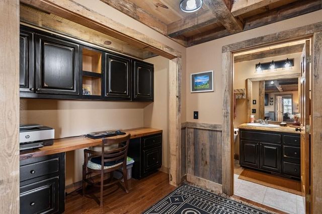 196 S Williamstown Ridge, Mineral Bluff, GA 30559