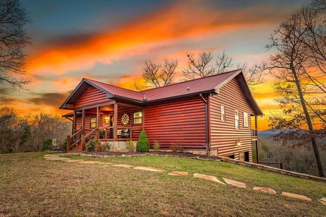 196 S Williamstown Ridge, Mineral Bluff, GA 30559