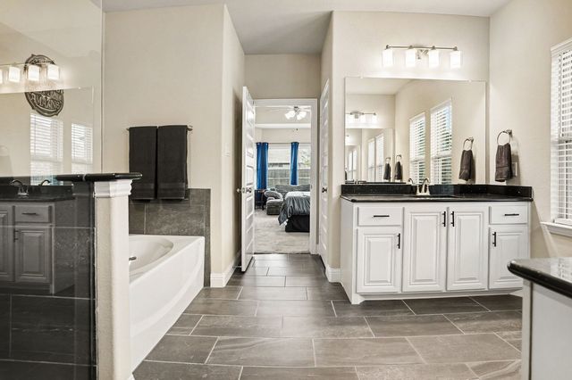 252 Lillian Lane, Waxahachie, TX 75165