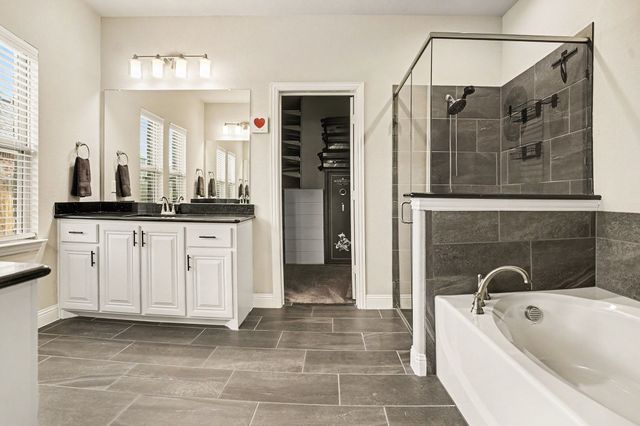 252 Lillian Lane, Waxahachie, TX 75165