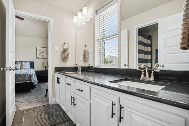 252 Lillian Lane, Waxahachie, TX 75165