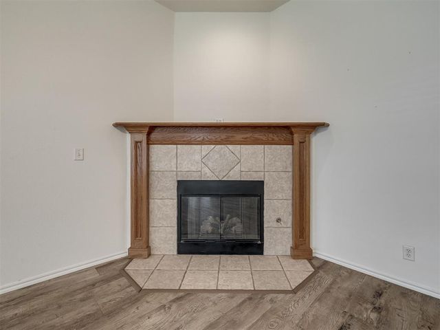 521 Apache Gate Drive, Yukon, OK 73099