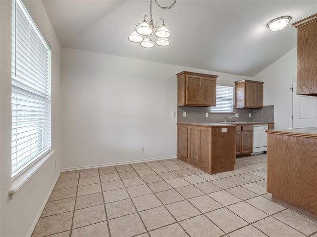 521 Apache Gate Drive, Yukon, OK 73099