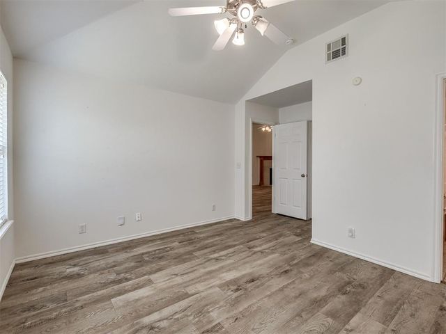 521 Apache Gate Drive, Yukon, OK 73099