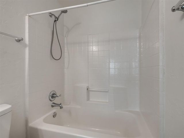521 Apache Gate Drive, Yukon, OK 73099